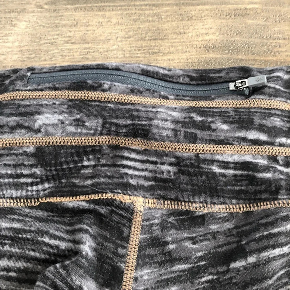 Athleta Womens Small S Paint Bucket Relay Capri Cropped Leggings Mesh Reflective - Picture 6 of 8